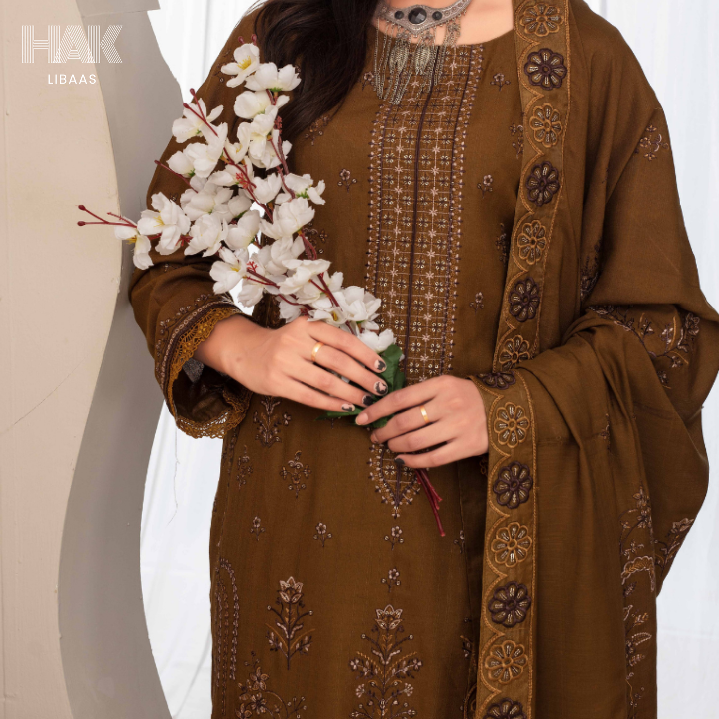 Airjet Doria Dhanak Embroidered Shirt with Luxury Coil Shawl – HAK Libaas HK-227H